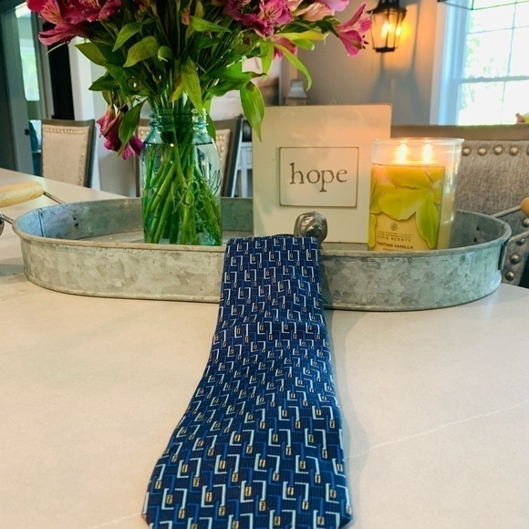 𝅺FENDI Silk Tie - Picture 11 of 16